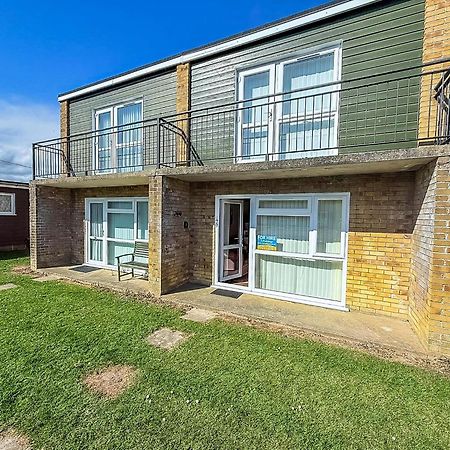 Lovely 4 Berth Chalet To Hire In Hemsby Nearby The Beach Ref 18177B エクステリア 写真